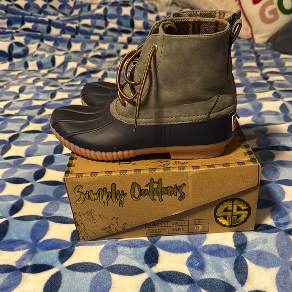 Kids Boots - Olive and Navy